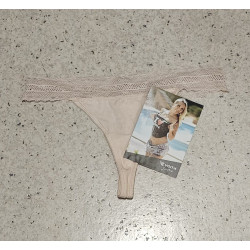 Hautfarbener Slip mit...