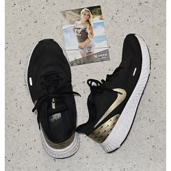 Getragene Turnschuhe
