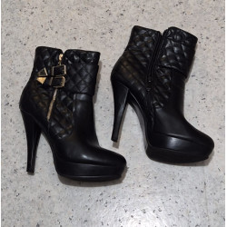 Hohe Stiefeletten